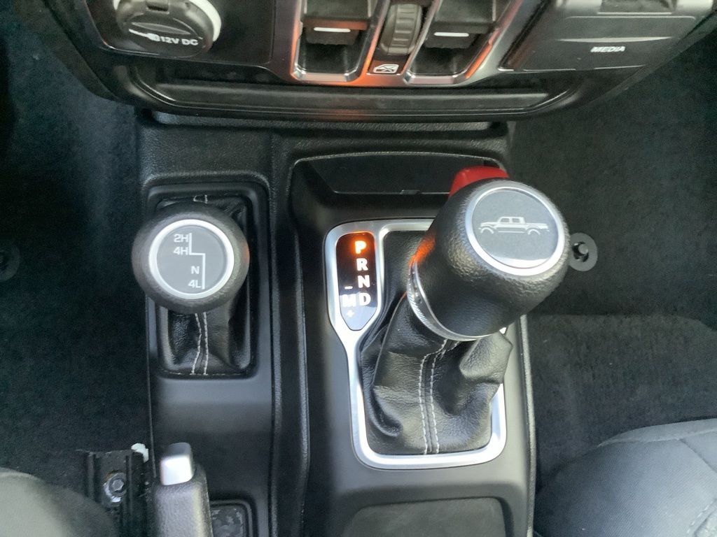 2023 Jeep Gladiator Overland photo 21