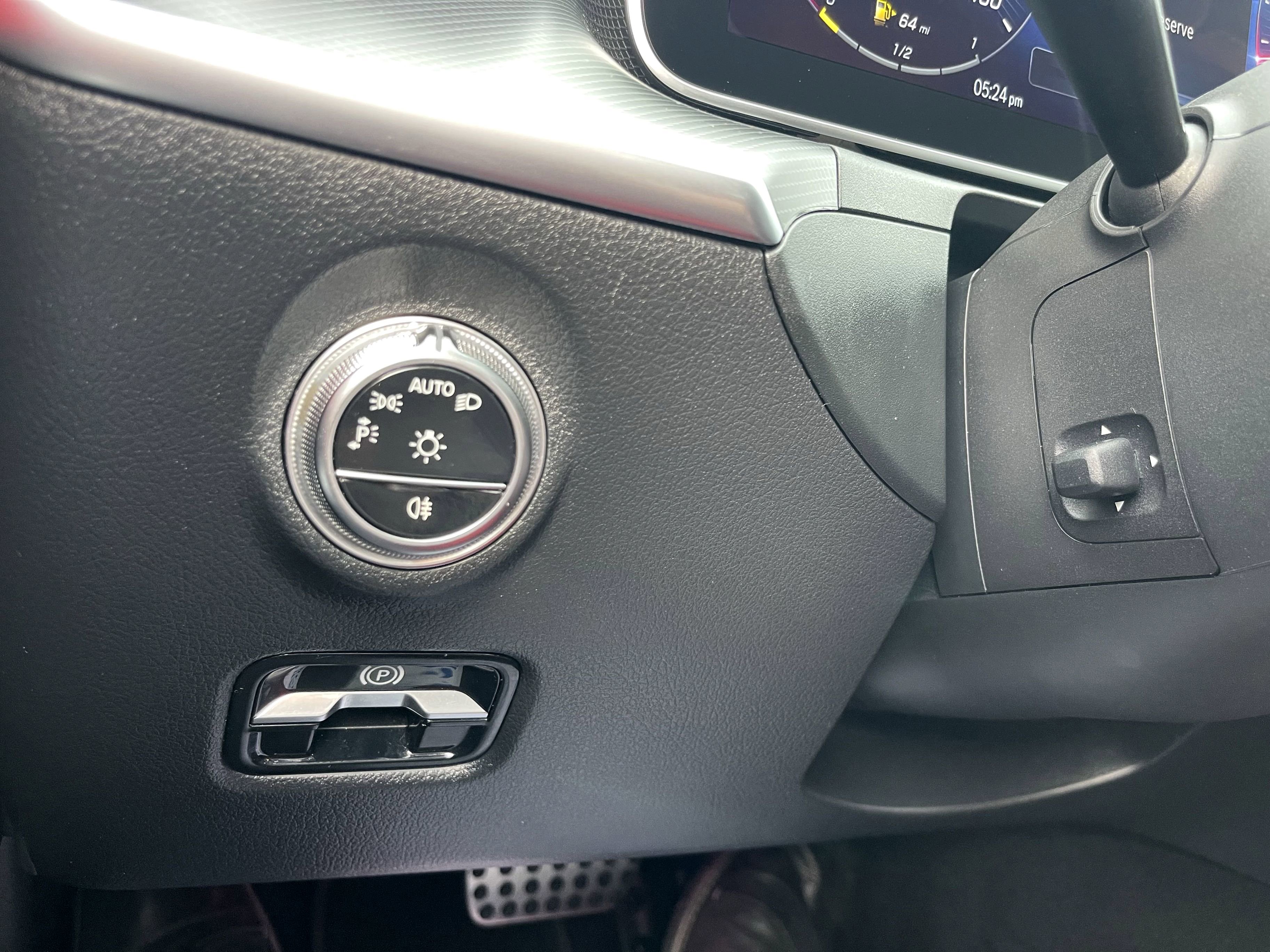2024 Mercedes Benz C 300 photo 10