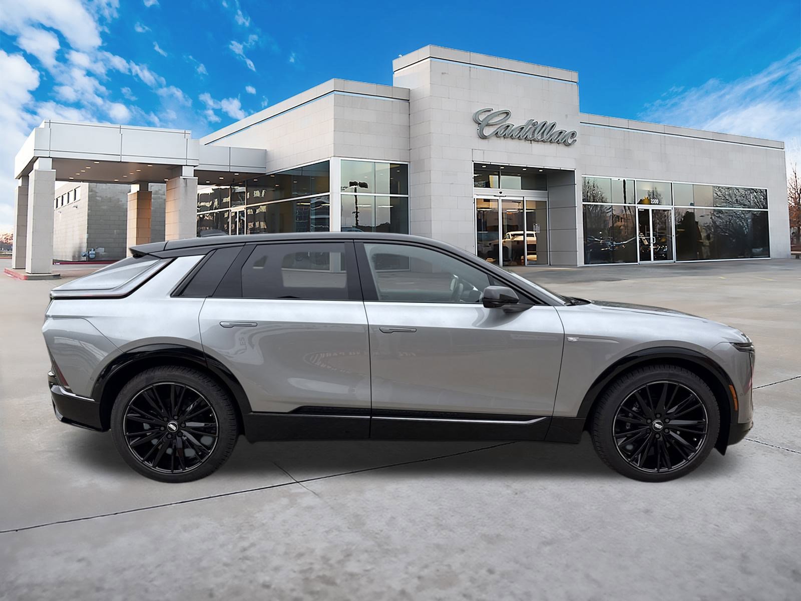 2025 Cadillac Lyriq Sport photo 2