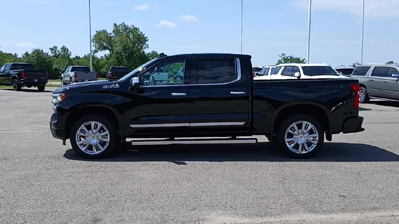 2025 Chevrolet Silverado High Country photo 5