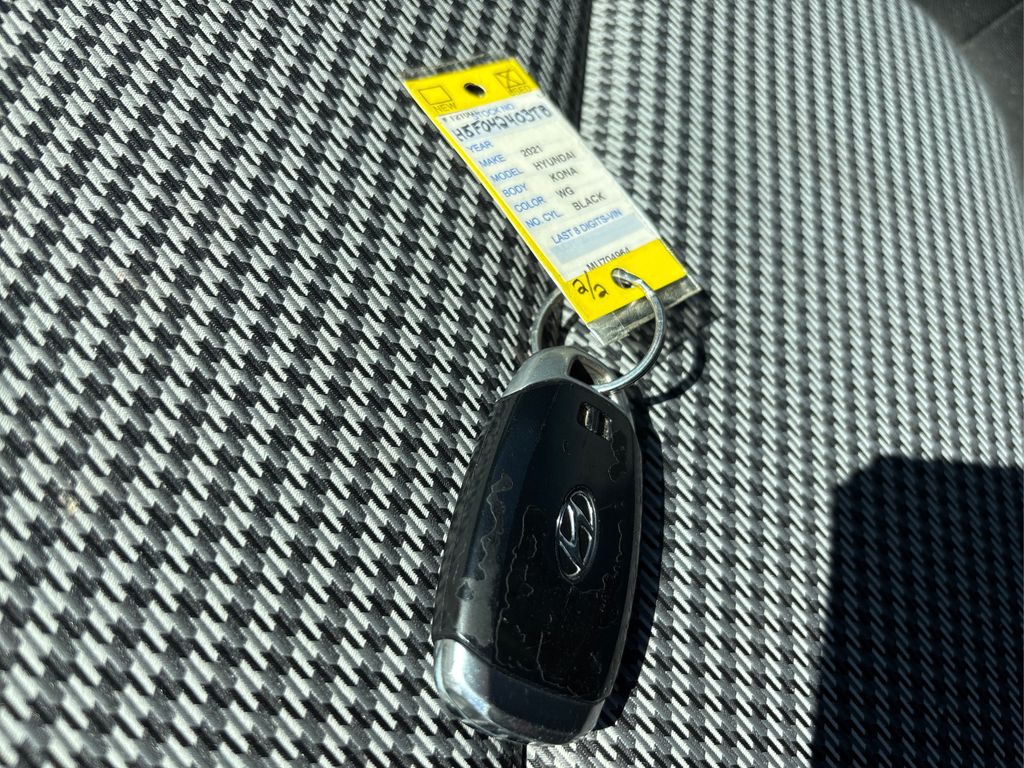 2021 Hyundai Kona SEL Plus photo 30