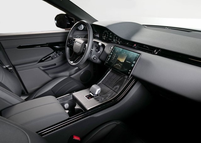 2026 Land Rover Range Rover Evoque Dynamic SE photo 9