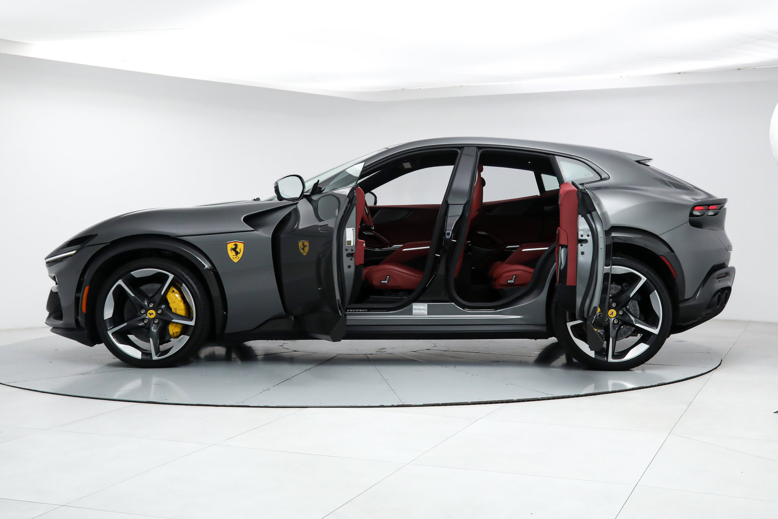 2024 Ferrari Purosangue photo 18