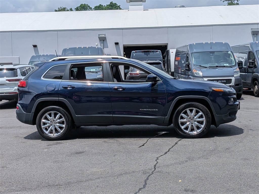 Used 2016 Jeep Cherokee Limited with VIN 1C4PJMDB3GW198112 for sale in White Plains, NY