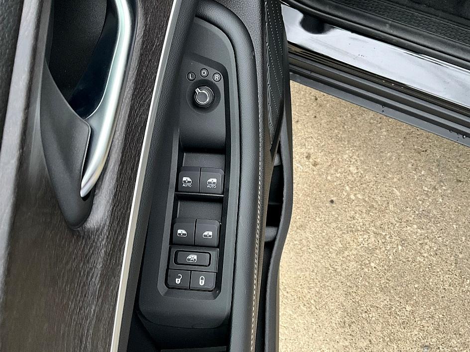 2025 Jeep Grand Cherokee Limited photo 12
