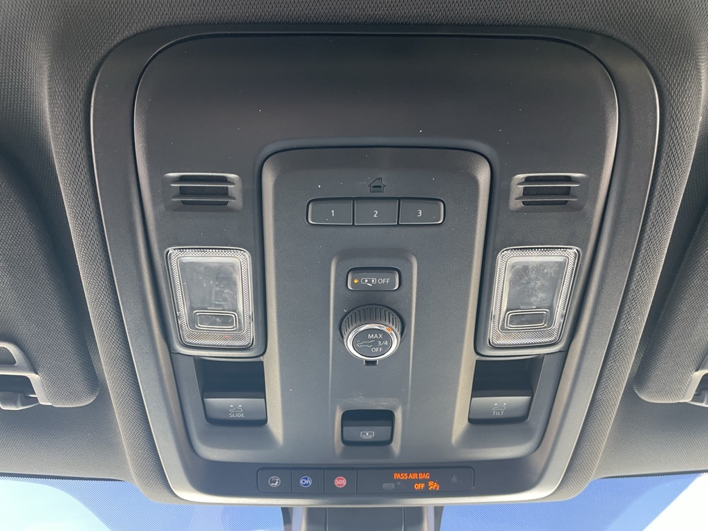 2022 Chevrolet Suburban LT photo 25