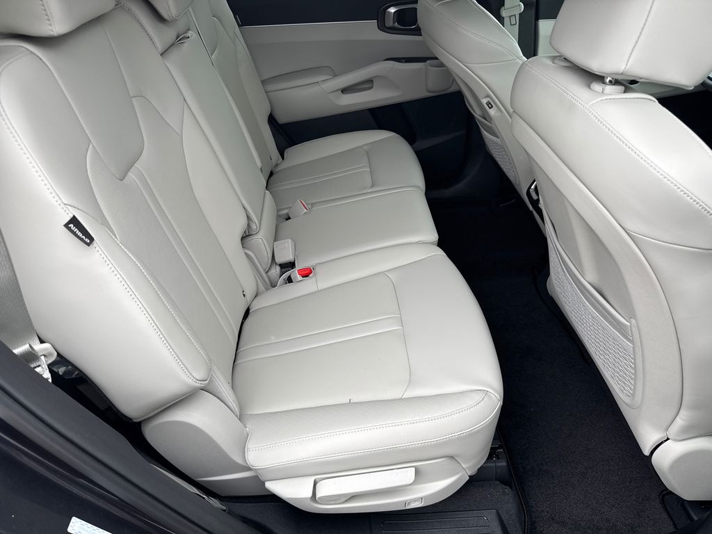 2025 Kia Sorento S photo 14