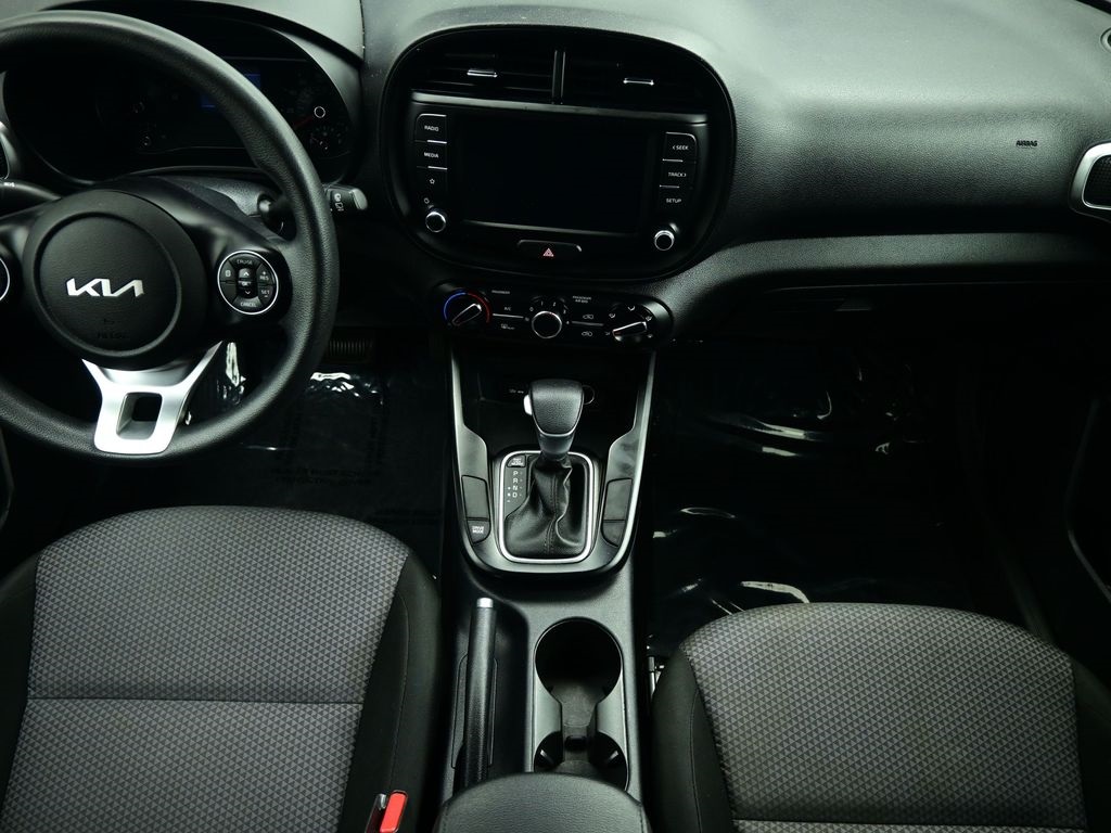 2022 Kia Soul LX photo 6