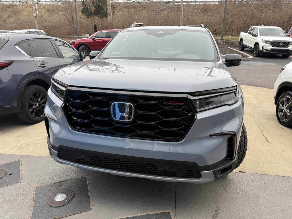Used 2025 Honda Pilot TrailSport with VIN 5FNYG1H61SB007735 for sale in Kansas City