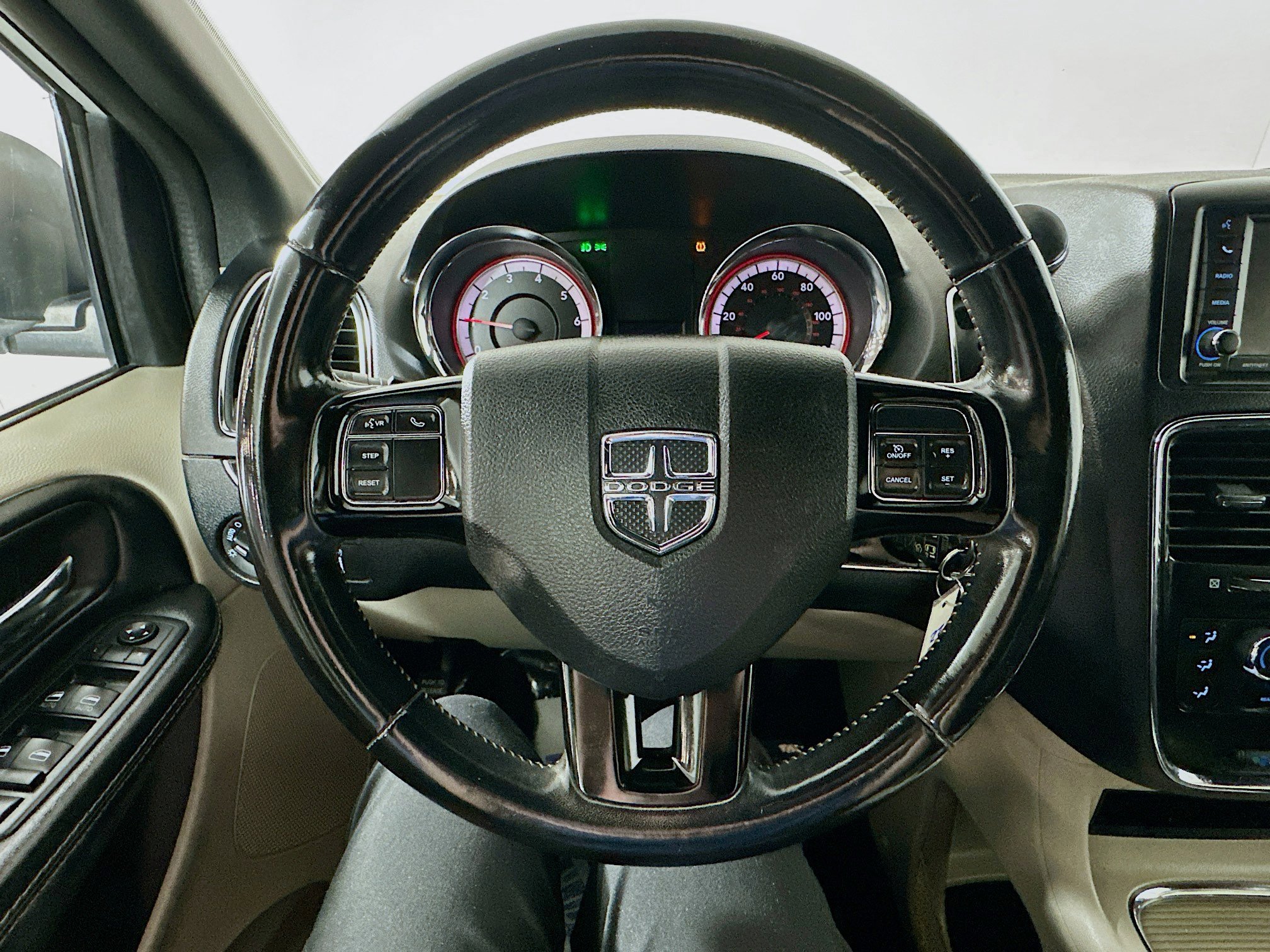 2020 Dodge Grand Caravan SXT photo 11