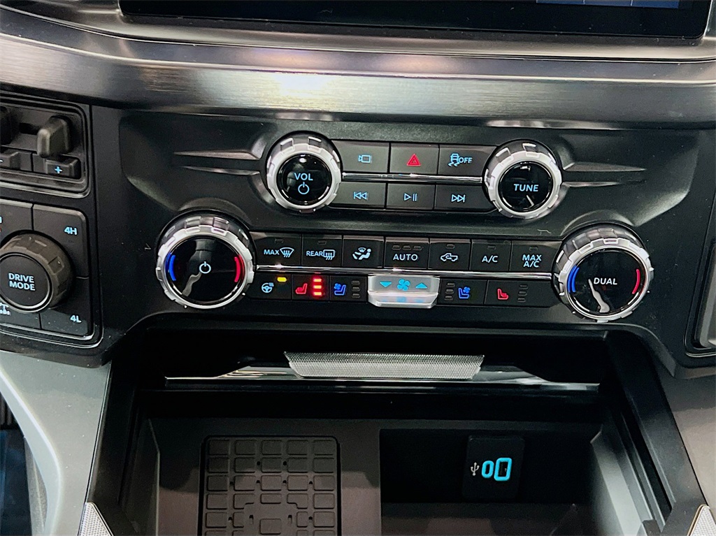 2025 Ford F-350 Lariat photo 9