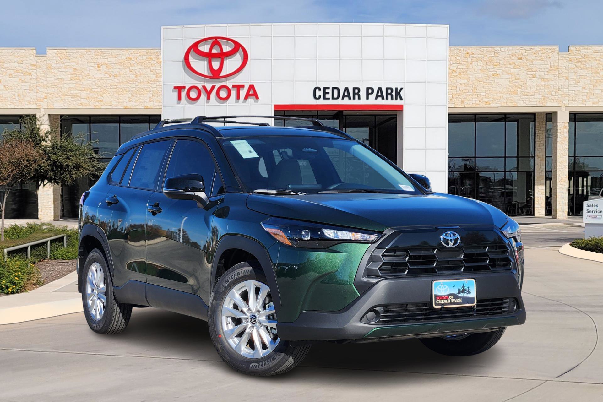 2026 Toyota Corolla Cross LE's photo