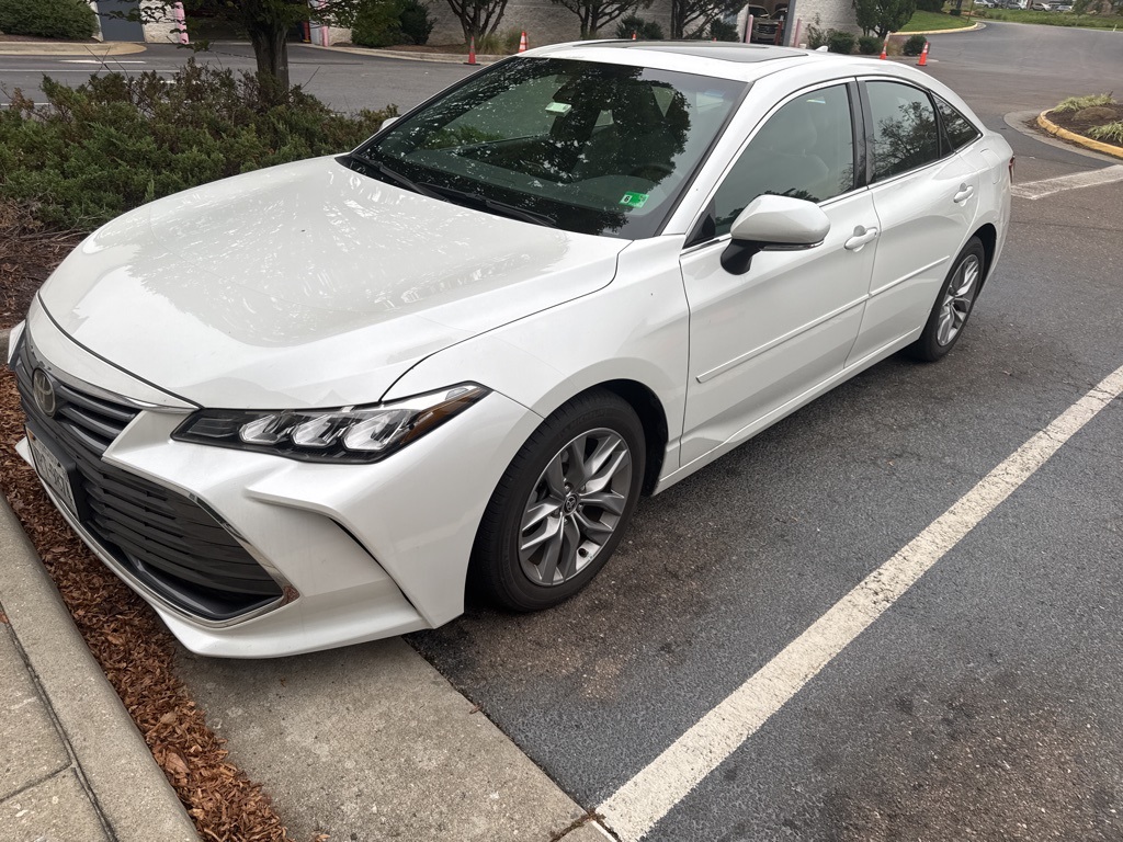2022 Toyota Avalon XLE photo 3