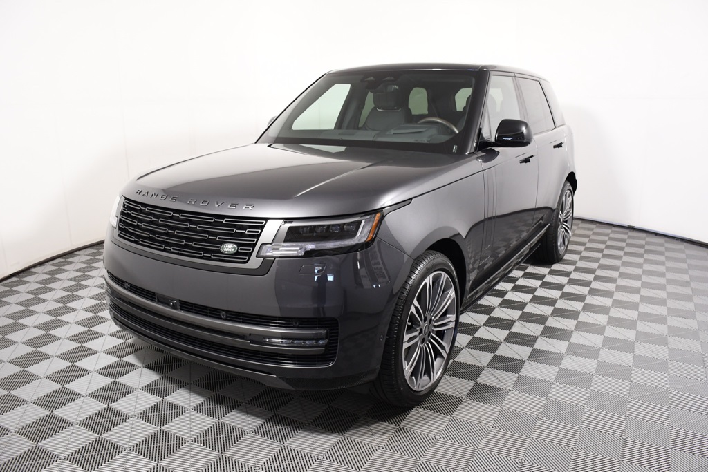 2025 Land Rover Range Rover SE's photo