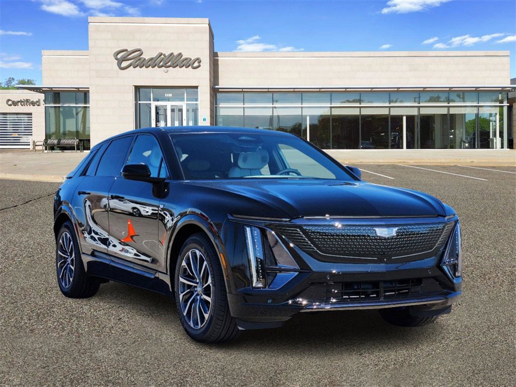 2025 Cadillac Lyriq Sport photo 3