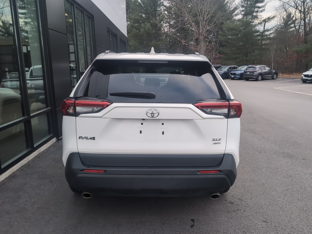 2023 Toyota RAV4 XLE photo 4