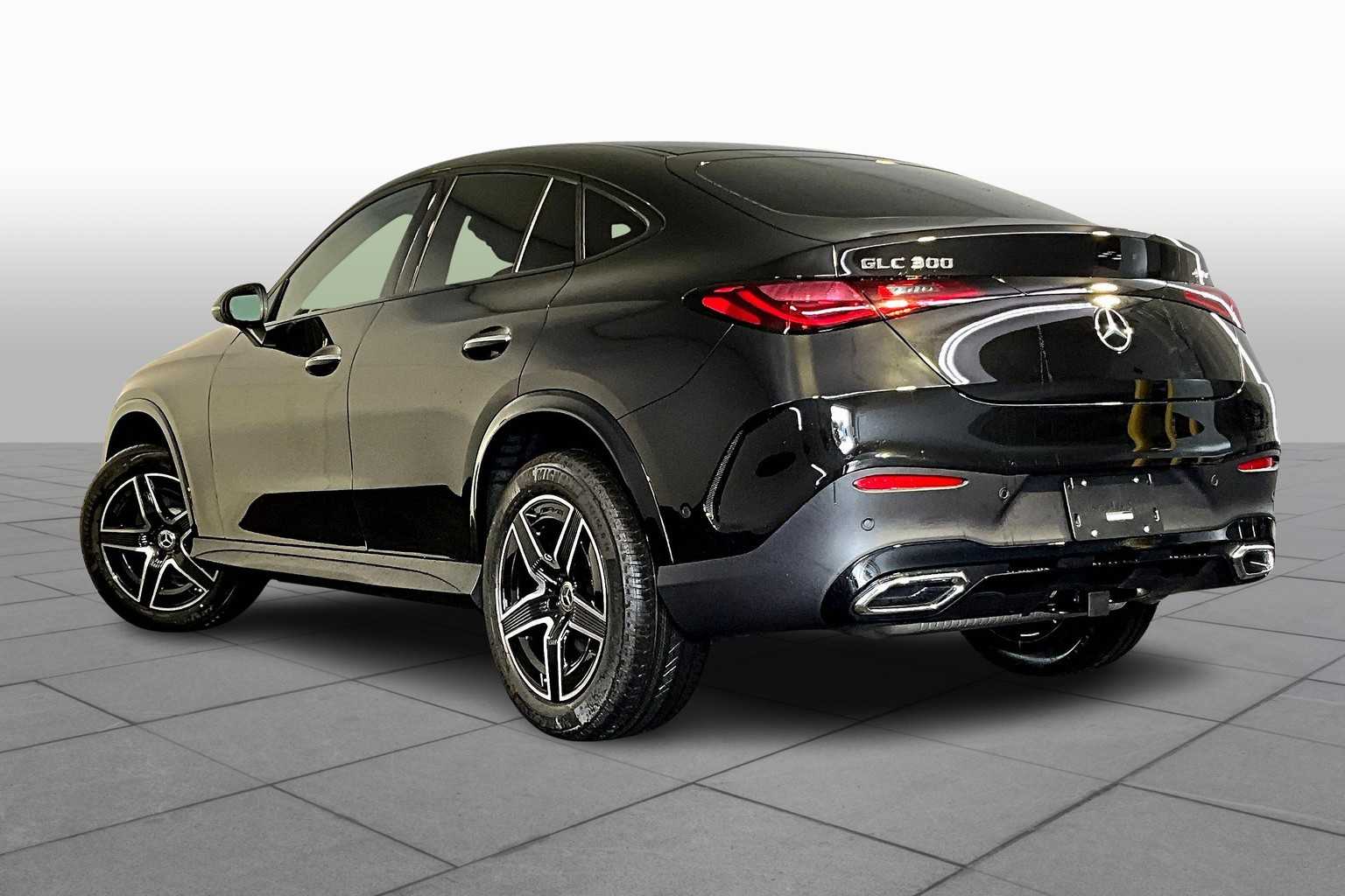 2026 Mercedes Benz GLC 300 4MATIC photo 3