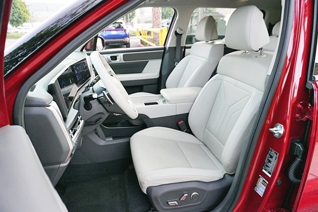 Used 2025 Red Hyundai SEL image 15