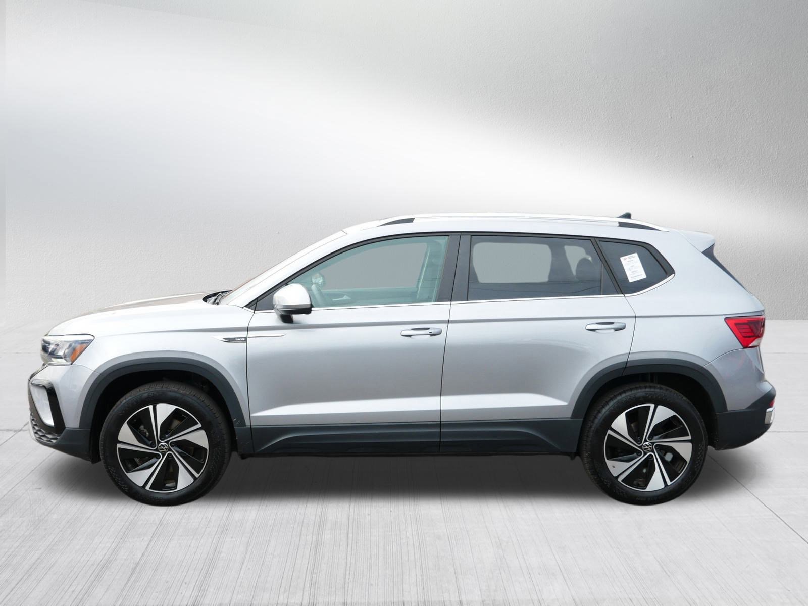 2024 Volkswagen Taos SE photo 4