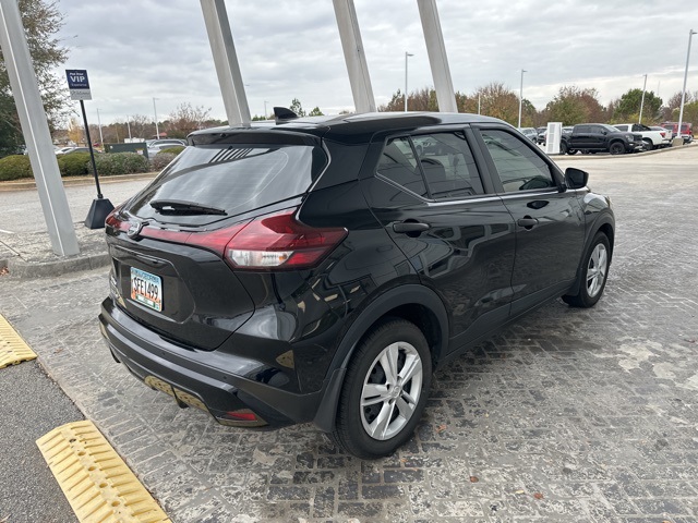 2023 Nissan Kicks S photo 2