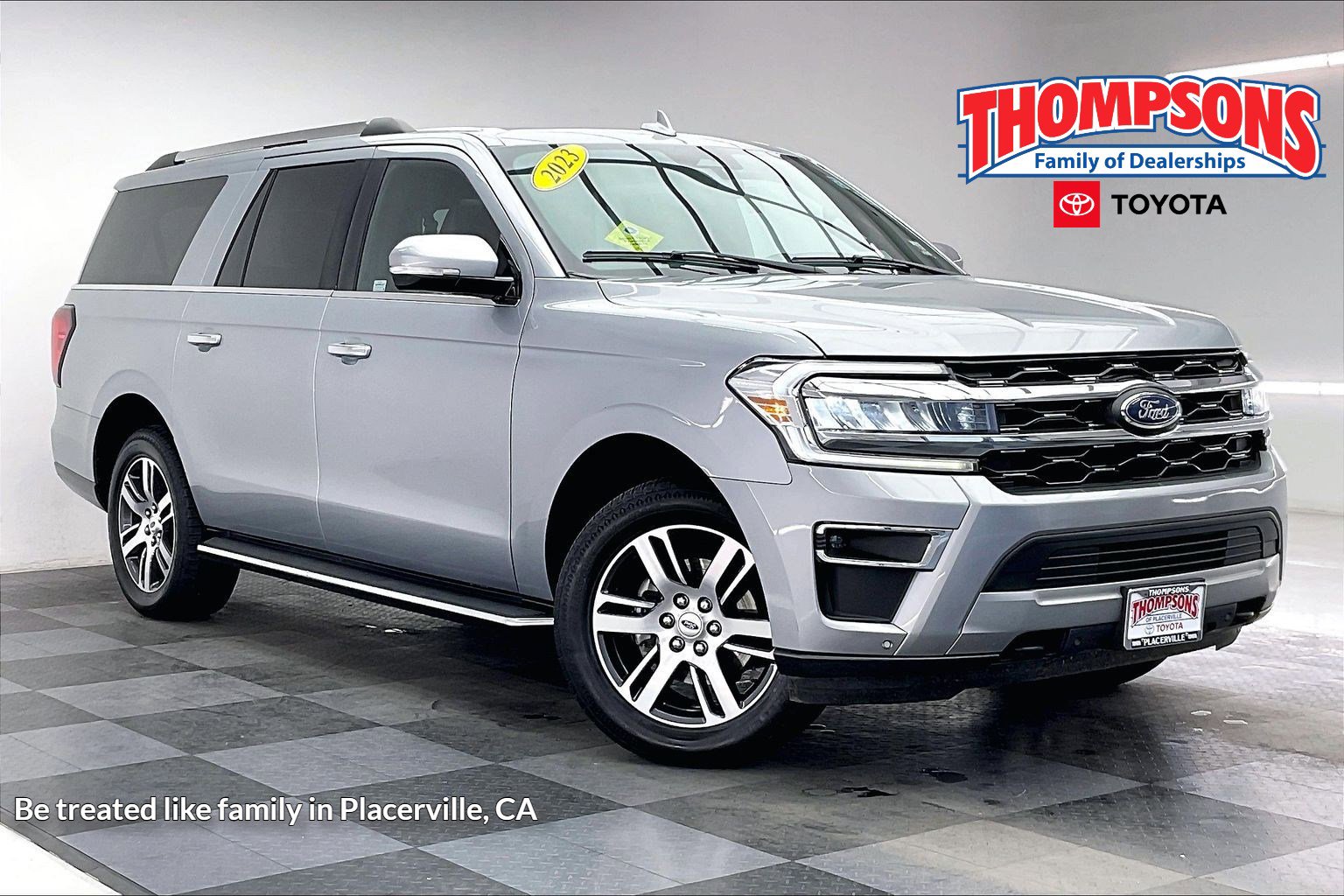 2023 Ford Expedition Limited's photo