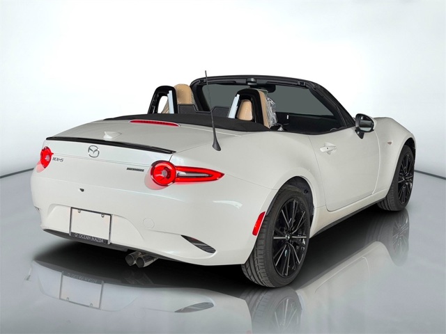 2025 Mazda MX-5 Miata Miata Grand Touring photo 3