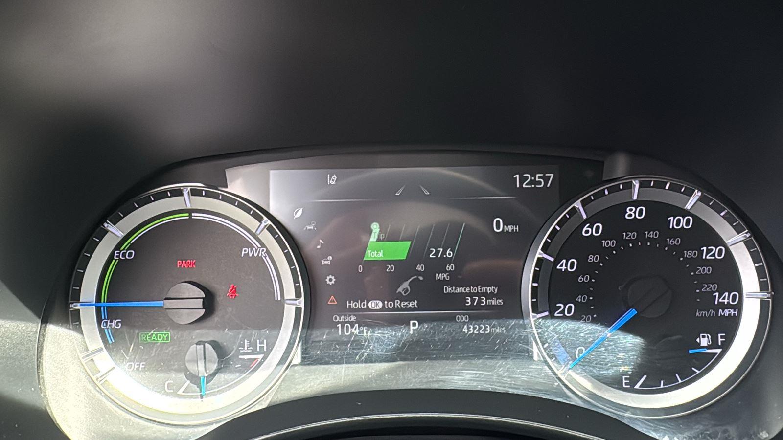 2023 Toyota Highlander Hybrid LE photo 13