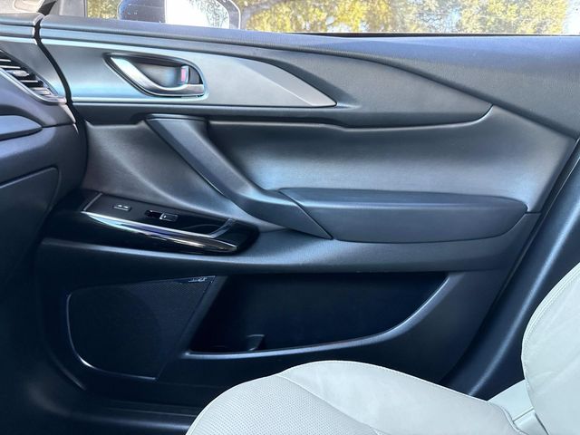 2021 Mazda CX-9 Touring photo 24