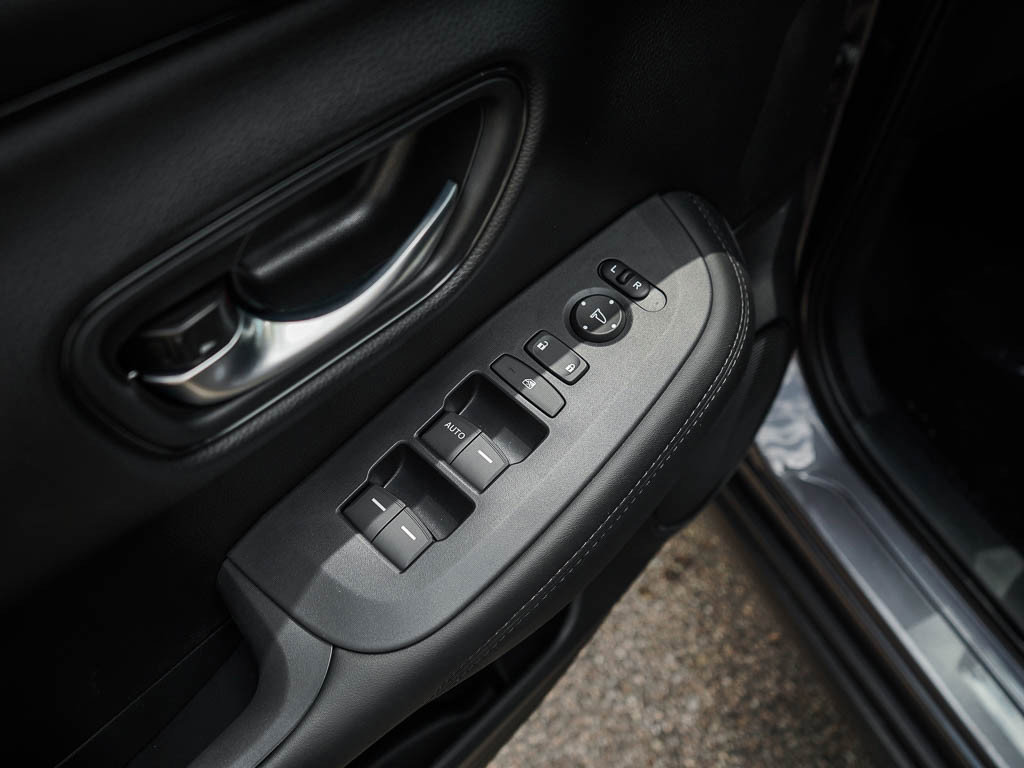 2026 Honda HR-V LX photo 17