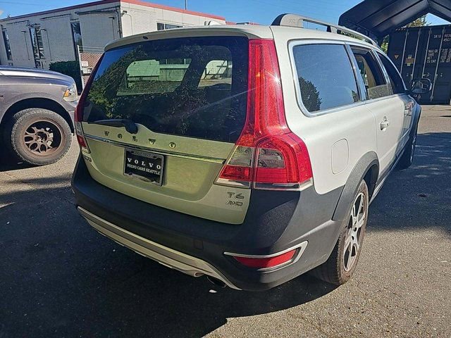 2015 Volvo XC70 T6 Platinum photo 3