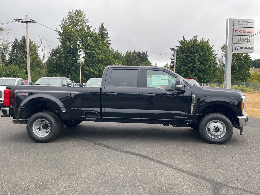 2025 Ford F-350 XLT photo 4
