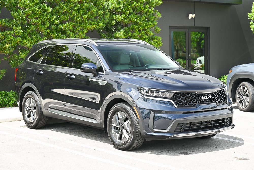 2022 Kia Sorento Hybrid S photo 3
