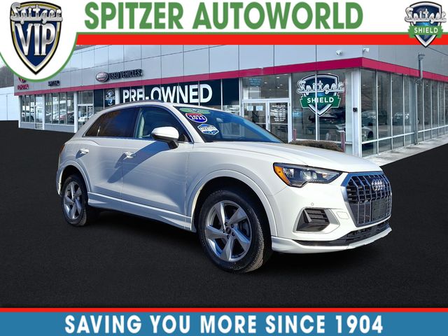 2022 Audi Q3 Premium's photo