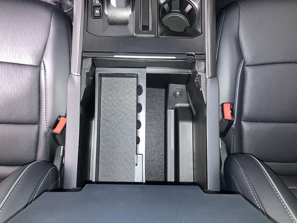 2025 Ford F-150 Lariat photo 8