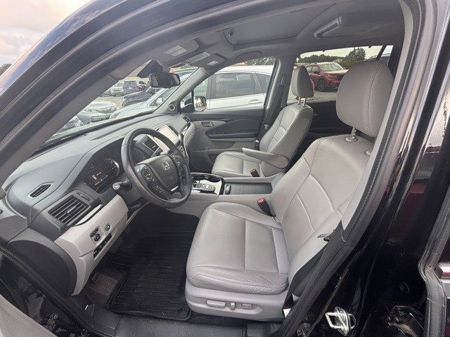 2017 Honda Pilot Touring photo 24