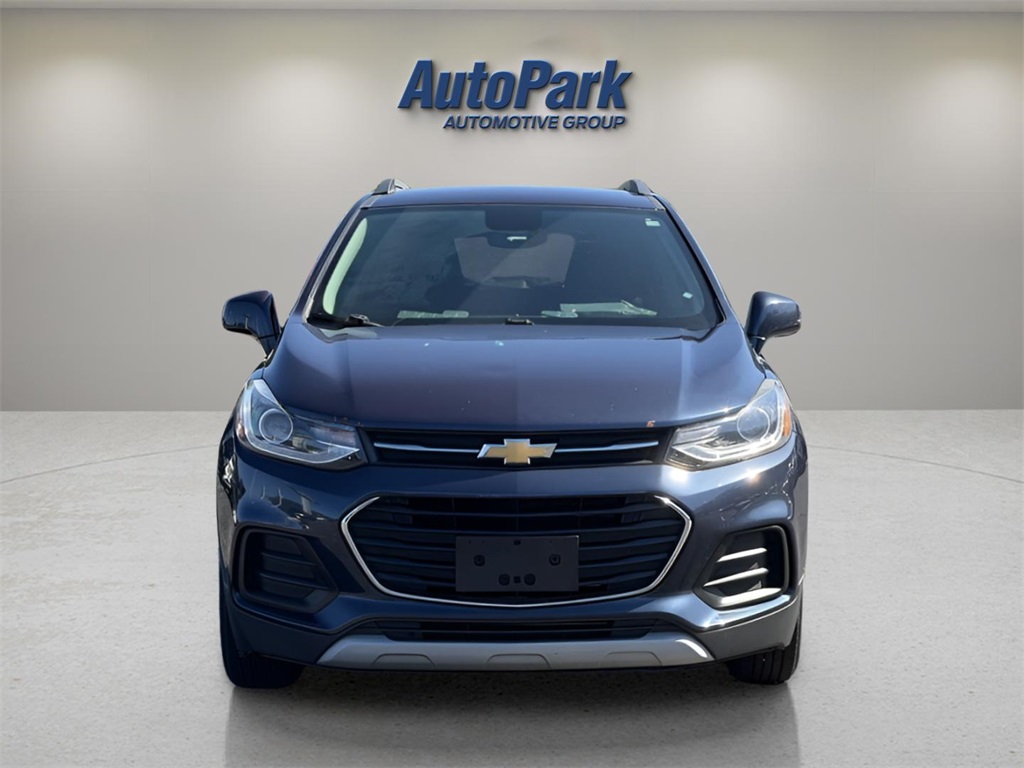 2019 Chevrolet Trax LT photo 2