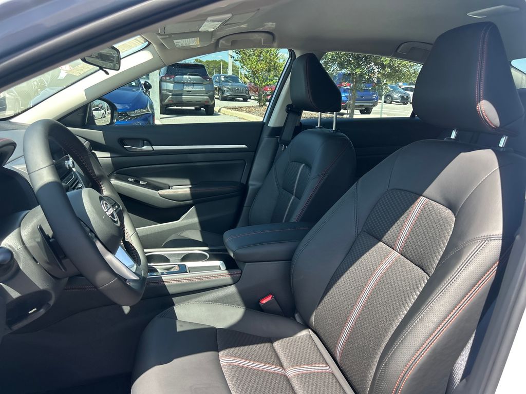 2025 Nissan Altima 2.5 SR photo 15