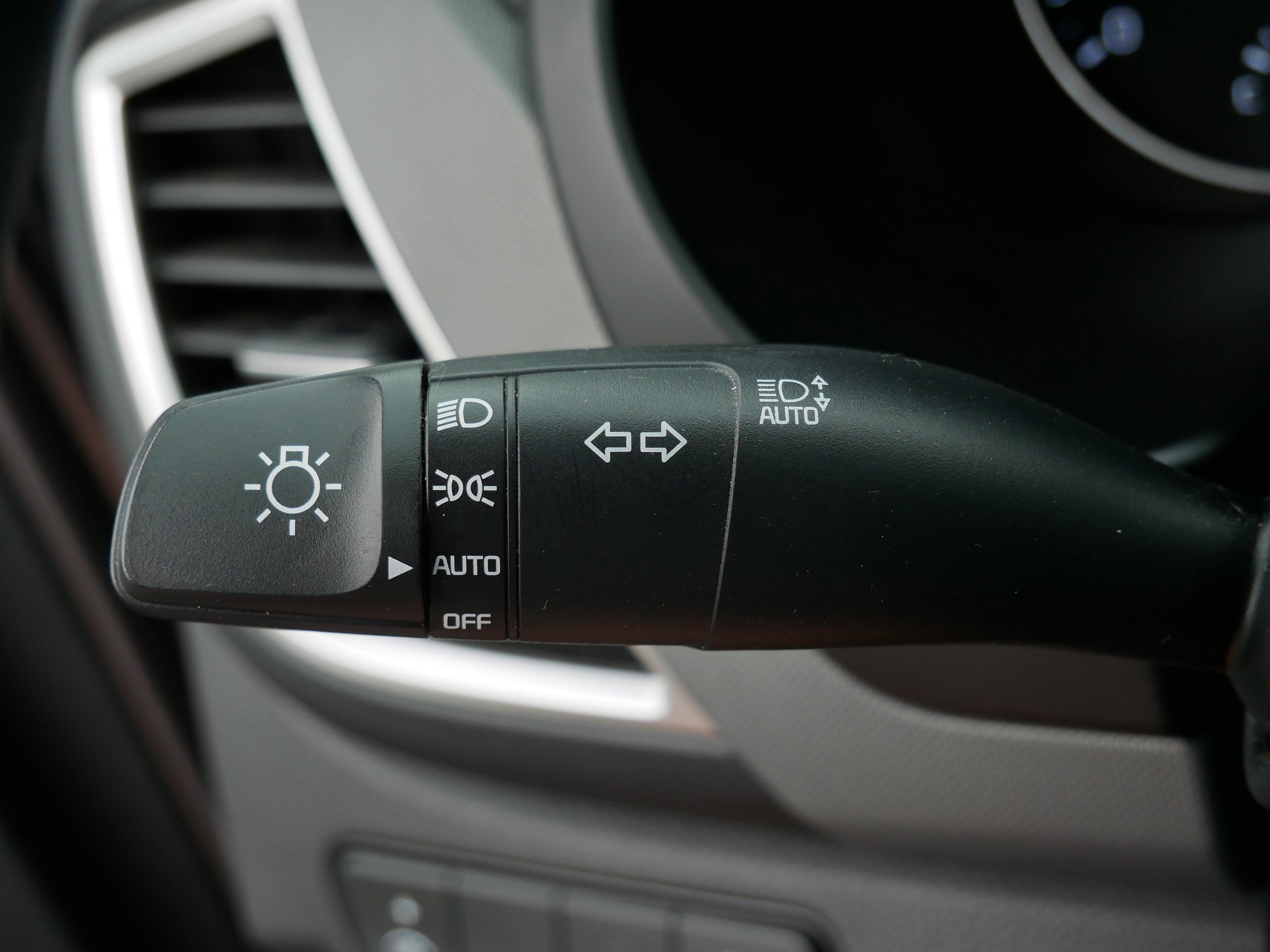 2023 Kia Seltos LX photo 30