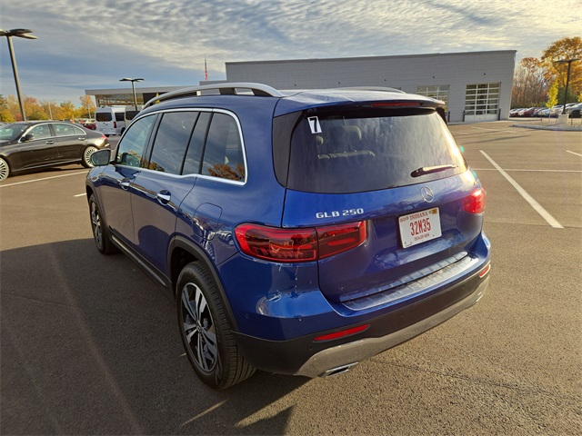 2026 Mercedes Benz GLB 250 4MATIC photo 4