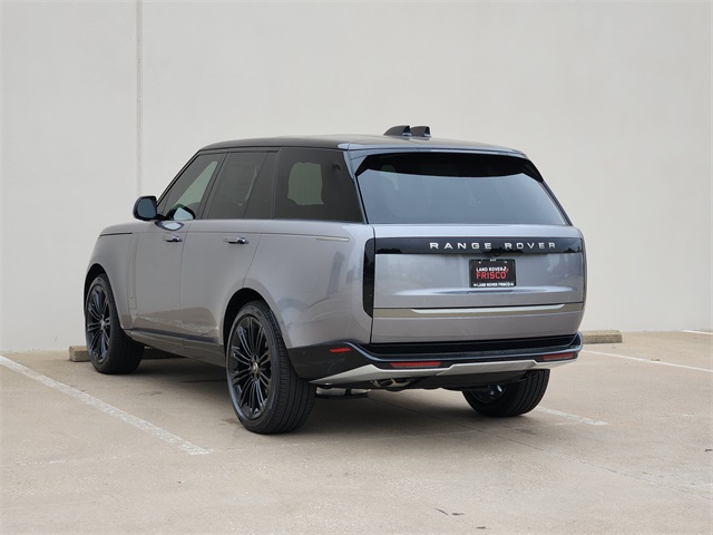 2025 Land Rover Range Rover SE photo 3