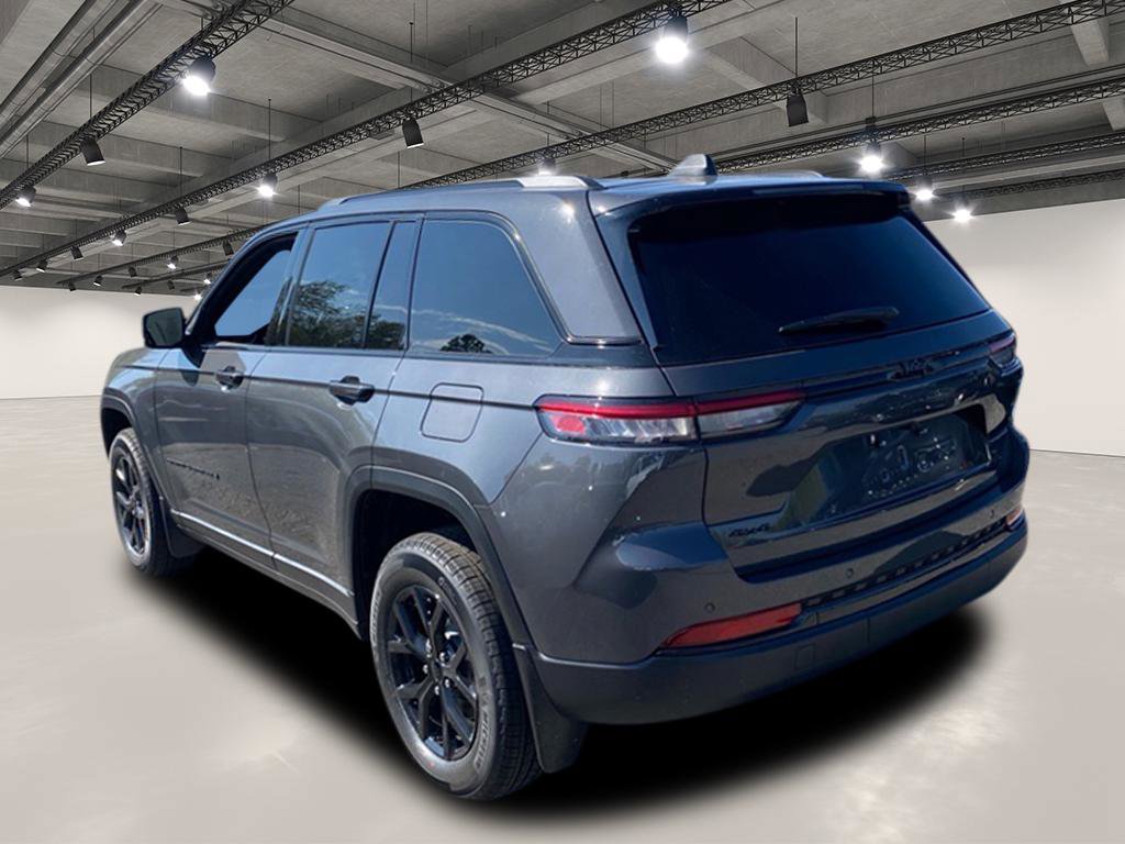 2025 Jeep Grand Cherokee Altitude X photo 2