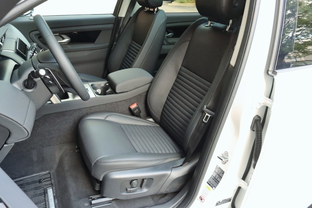 2025 Land Rover Discovery Sport S photo 10
