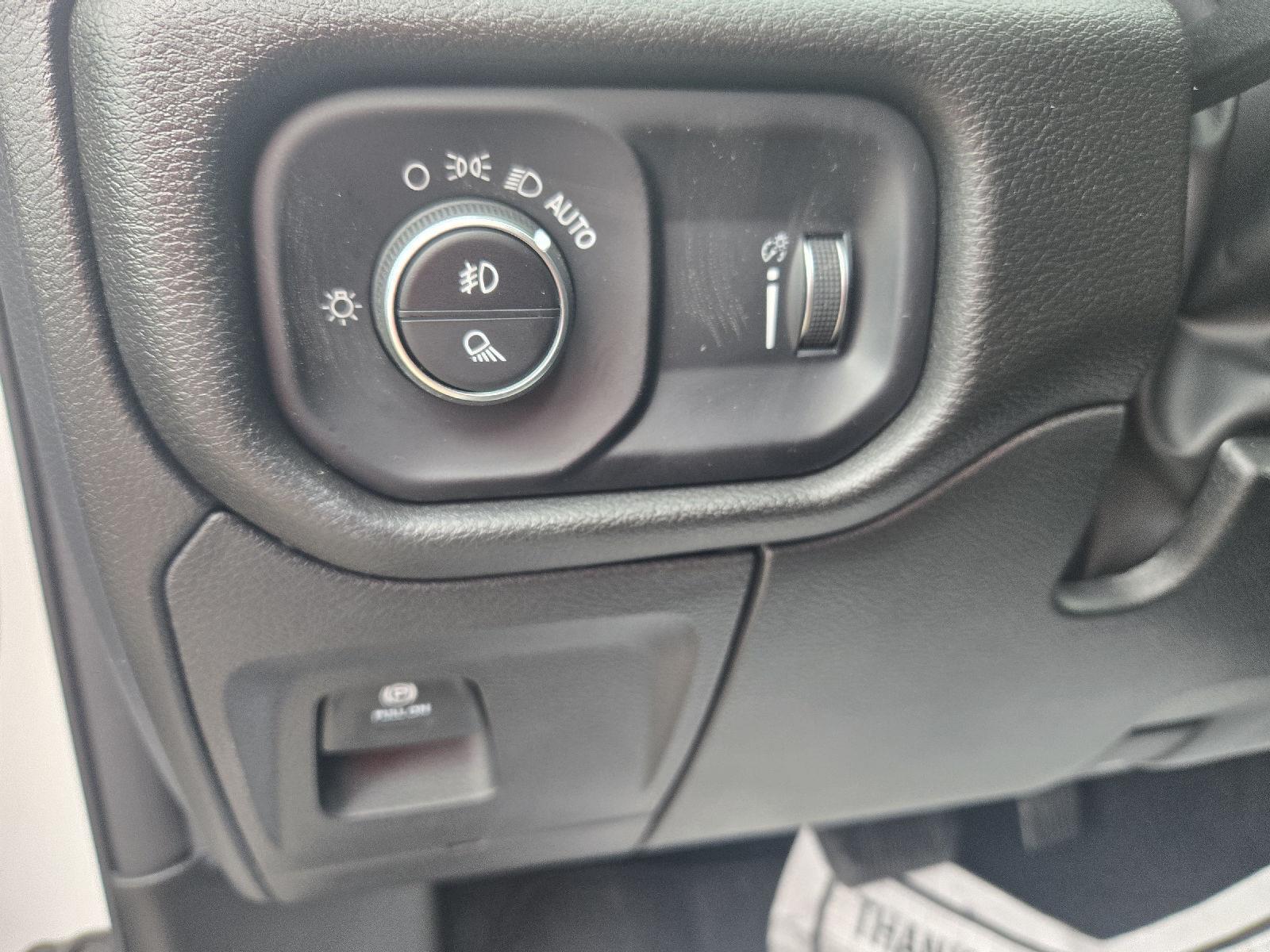 2025 Ram 1500 Tradesman photo 13