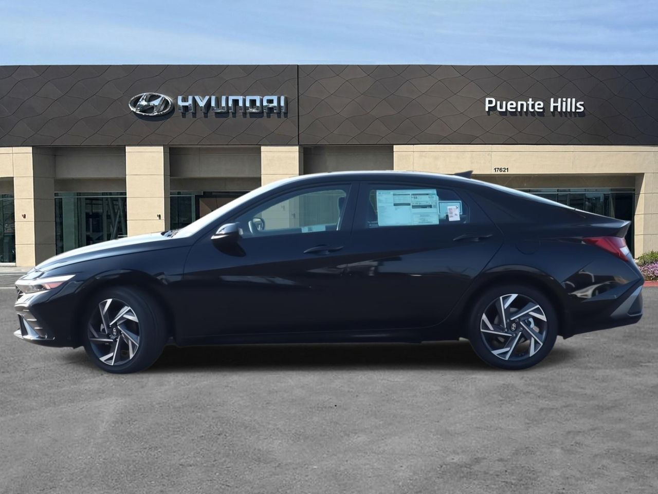 2025 Hyundai Elantra Hybrid SEL Sport photo 3