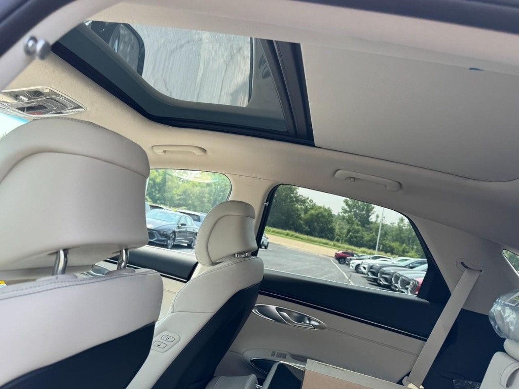 2026 Genesis GV70 2.5T Select photo 5