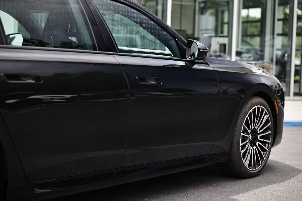 2025 Bmw 740i photo 8