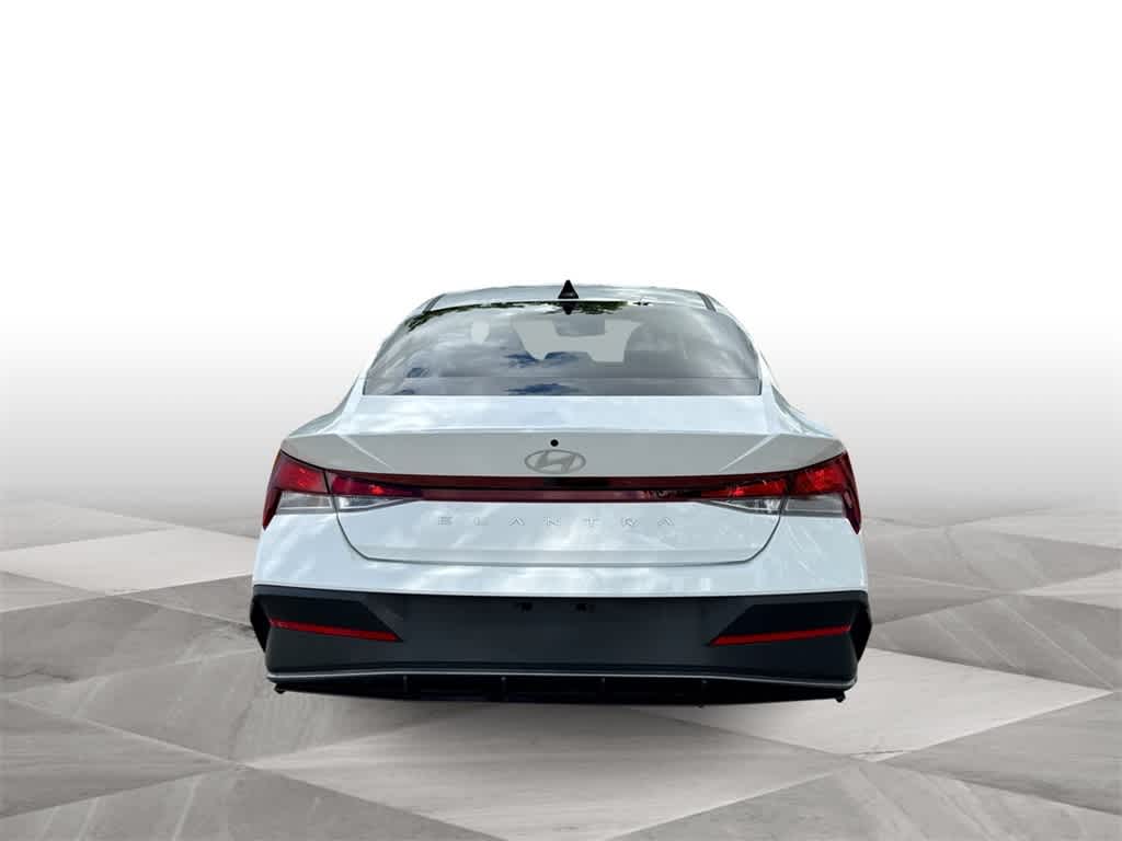 2024 Hyundai Elantra SEL photo 6