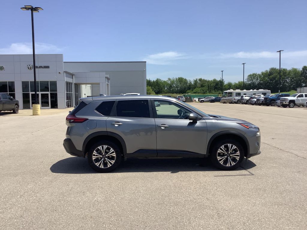 2023 Nissan Rogue SV photo 6