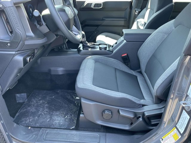 2025 Ford Bronco Base photo 17