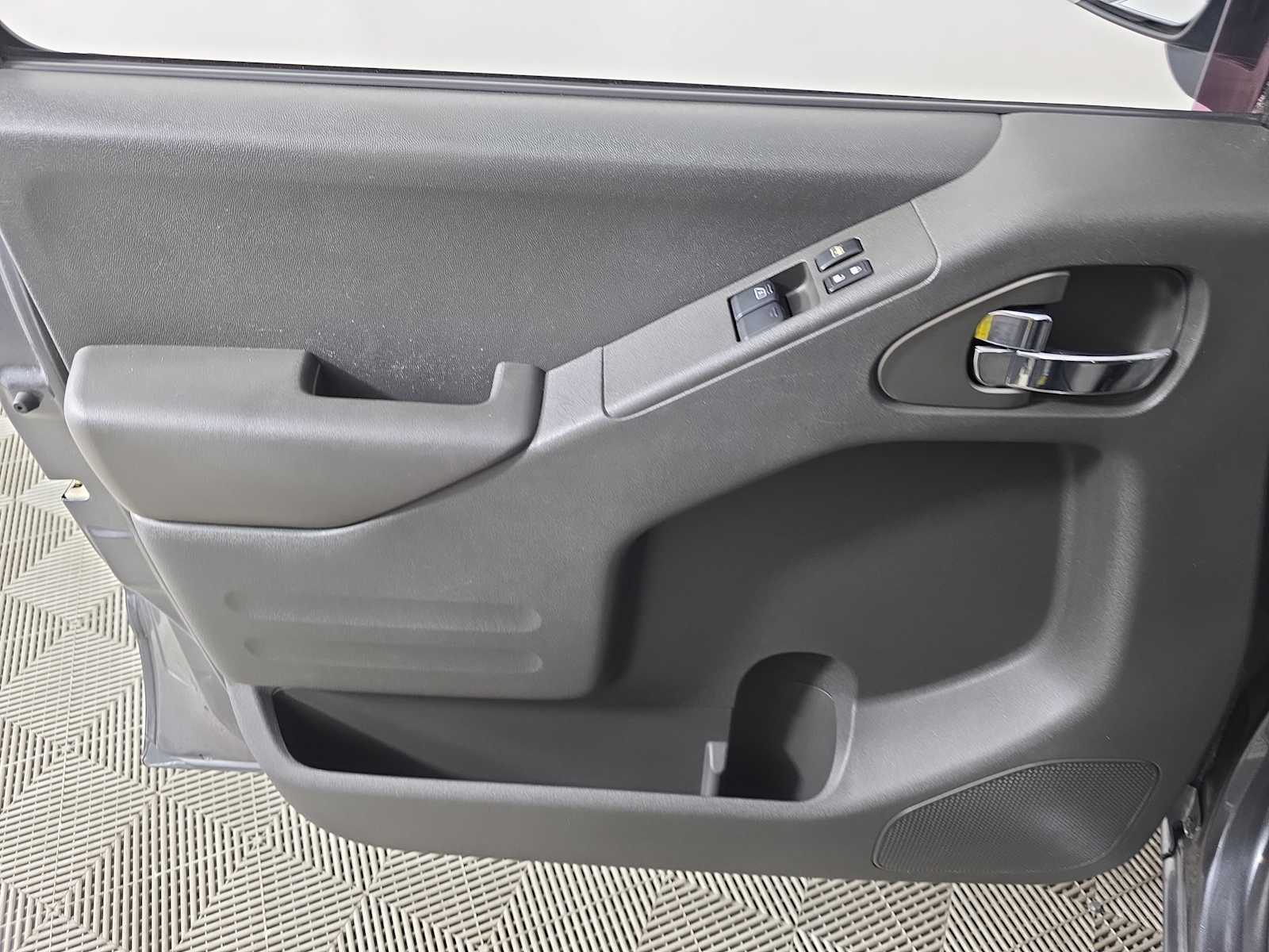 2018 Nissan Frontier SV photo 17